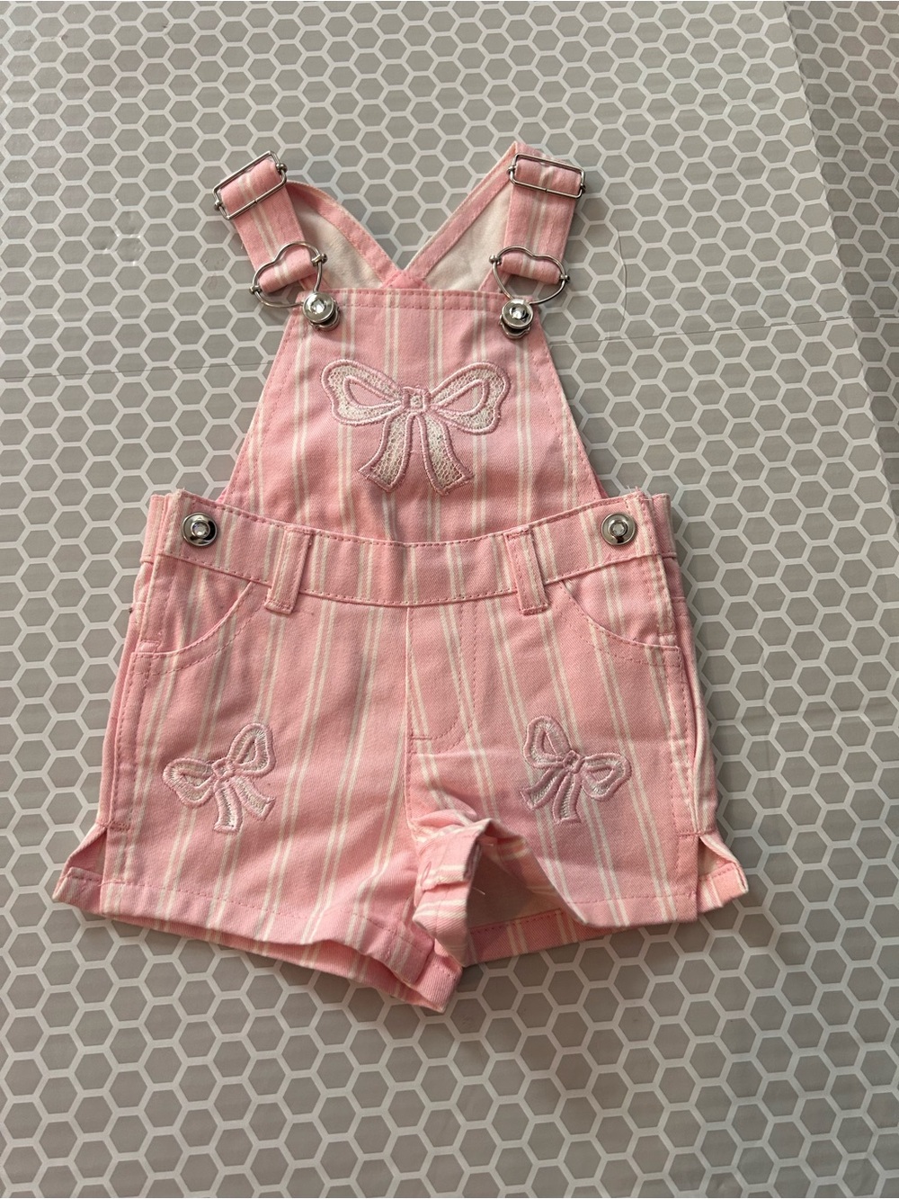 NWOT Pink Striped Bow Embroidered Kids Short Overalls.    SIZE 3M